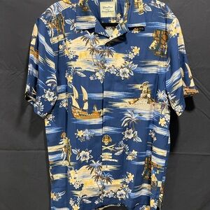 Tommy Bahama Disney Navy and Gold Tropical Pirate Print Shirt